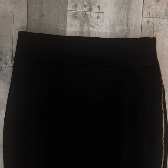 Express High Waist Chic Black Pencil Skirt with Gold Zipper - Picture 3 of 11